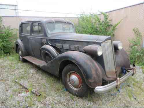 Packard Super 8 Club Sedan (1937)