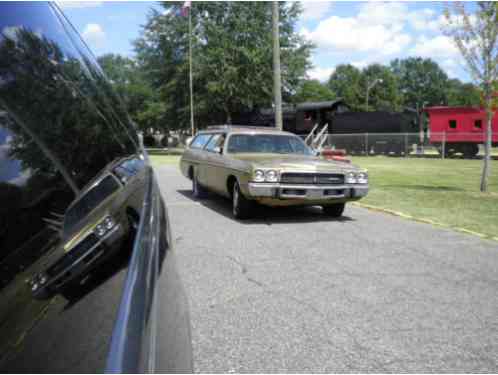 Plymouth Fury Custom Suburban (1973)