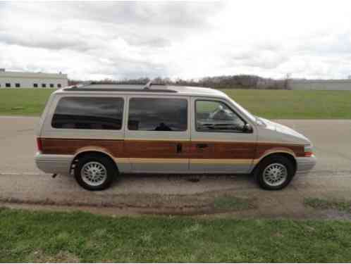 Plymouth Grand Voyager (1994)