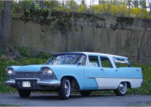 Plymouth Custom Suburban V/8 (1957)