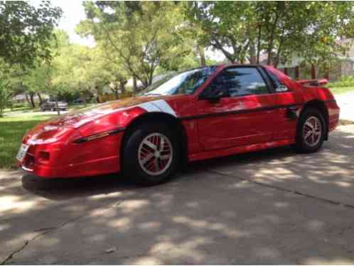 Pontiac Fiero (1985)