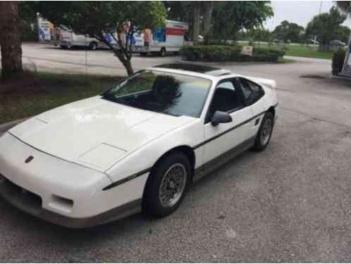 Pontiac Fiero (1986)