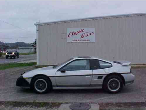 Pontiac Fiero ONE OWNER LOW MILES (1987)