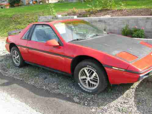 1985 Pontiac Fiero SE