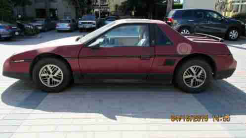 Pontiac Fiero (1987)