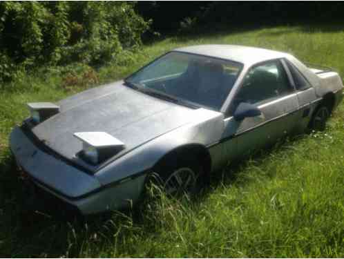 Pontiac Fiero (1985)