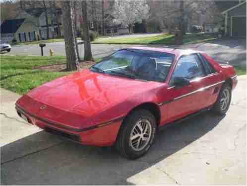 Pontiac Fiero (1985)