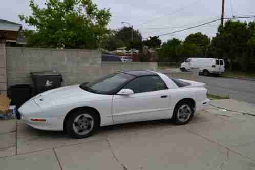 Pontiac Firebird 6 CYL T-TOP (1995)