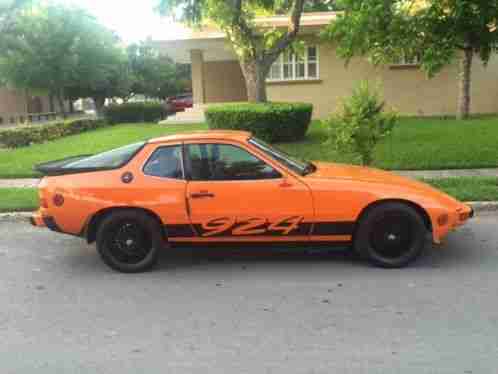 Porsche 924 (1979)