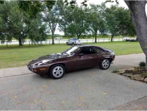 Porsche 928 (1982)