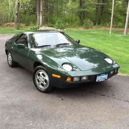 Porsche 928 (1979)