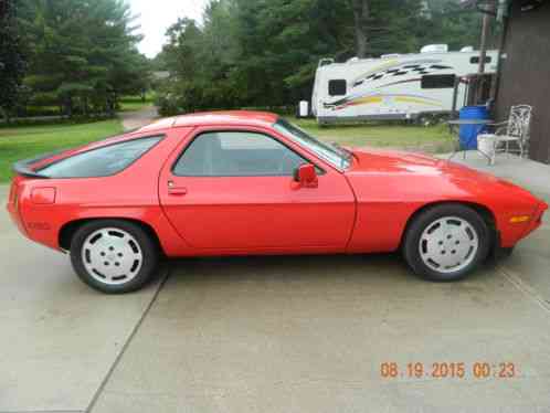 Porsche 928 928S (1985)