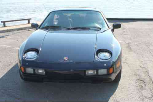 Porsche 928 (1981)