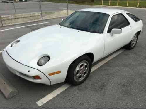 Porsche 928 (1982)