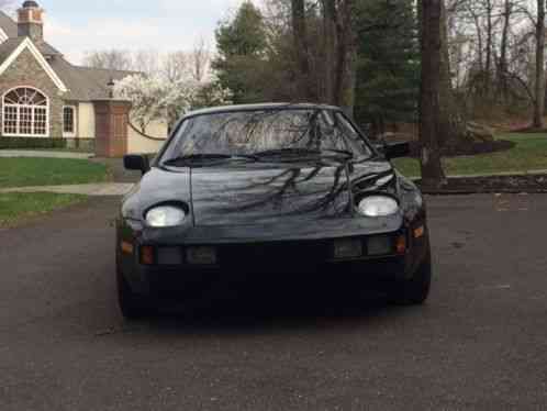 Porsche 928 (1982)