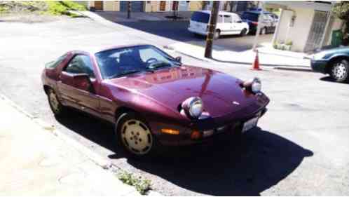 Porsche 928 S (1983)