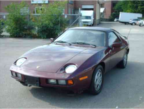 Porsche 928 (1983)