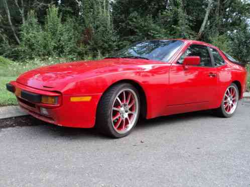 Porsche 944 (1985)