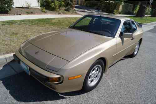 Porsche 944 5 SPD MANUAL COUPE WITH (1985)