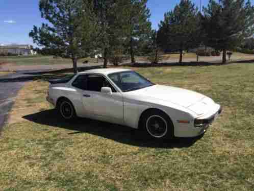 Porsche 944- show original title (1984)