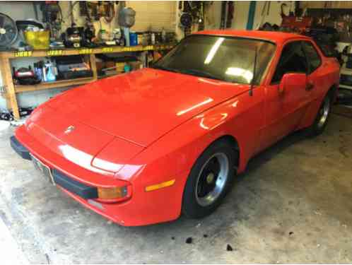 Porsche 944 (1984)