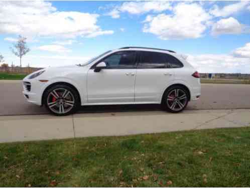 2013 Porsche Cayenne GTS