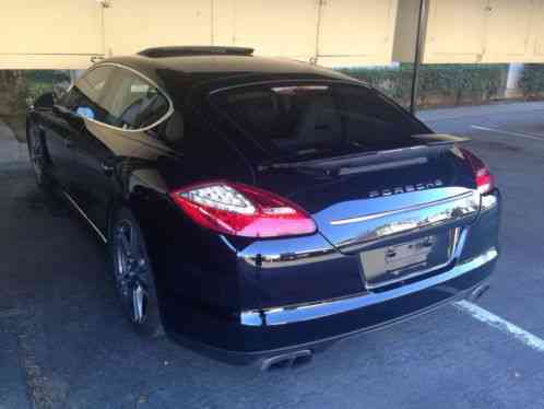 Porsche Panamera Turbo (2010)