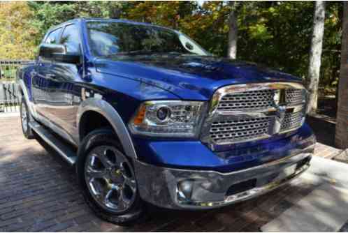 2015 Ram 1500 4WD CREW CAB LARAMIE-EDITION