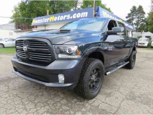 2013 Ram 1500 4WD Sport Crew Cab Pickup 4-Door