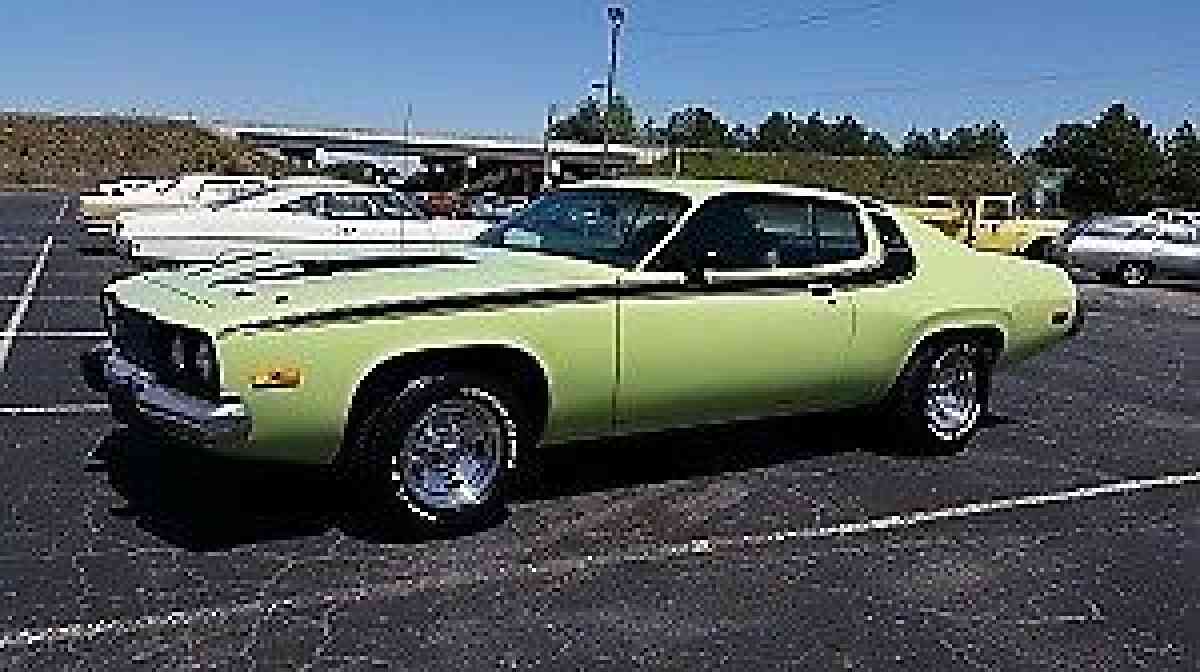 Plymouth Road Runner -- (1973)
