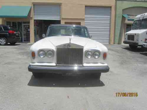 Rolls-Royce Silver Shadow SILVER (1976)