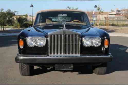 Rolls-Royce Silver Shadow Silver (1976)