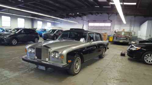 Rolls-Royce Silver Shadow Silver (1974)