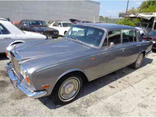 Rolls-Royce Silver Shadow SILVER (1972)