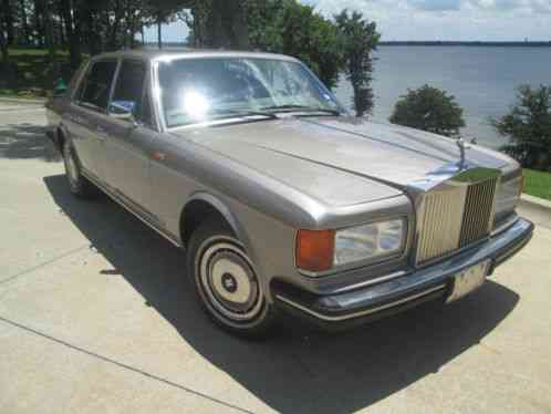 Rolls-Royce Silver Spirit/Spur/Dawn (1990)