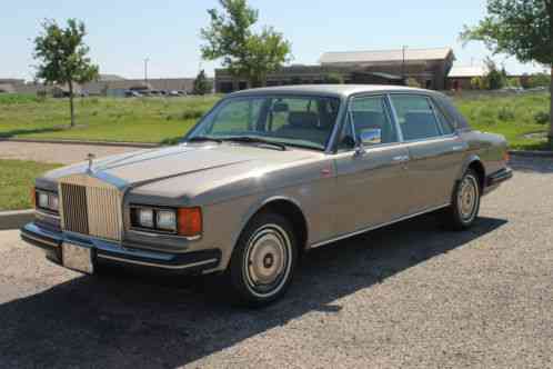 Rolls-Royce Silver Spirit/Spur/Dawn (1988)