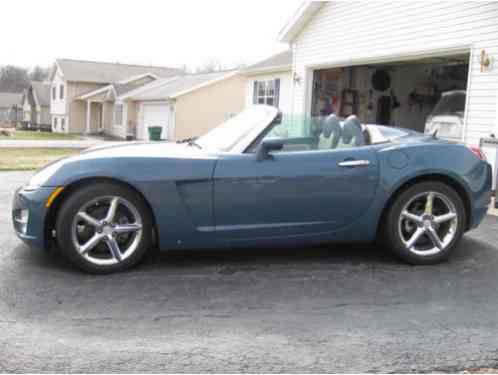 Saturn Sky 2 door covertible (2007)