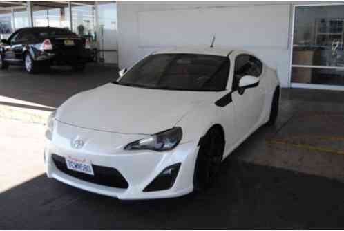 2014 Scion FR-S Base 2dr Coupe 6M Coupe 2-Door Manual 6-Speed