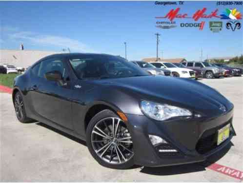 Scion FR-S Base Coupe 2-Door (2014)