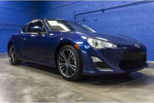 Scion FR-S RWD (2013)