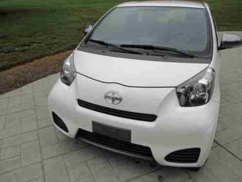 Scion iQ (2012)