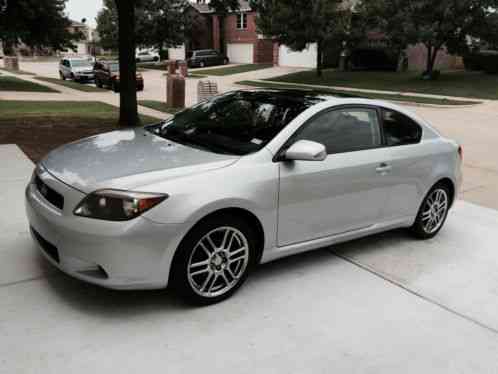 Scion tC (2005)