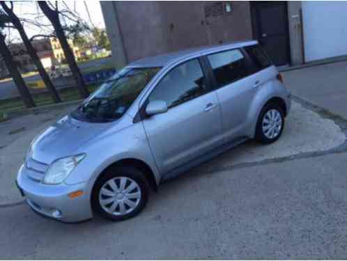 2005 Scion xA Hatchback Manual 5-Speed