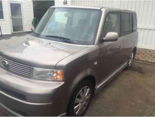 Scion xB (2004)