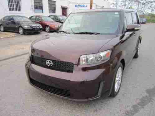 Scion xB Automatic Leather Sunroof (2008)