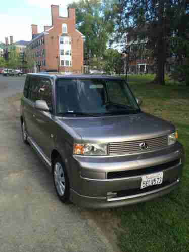 Scion xB (2004)