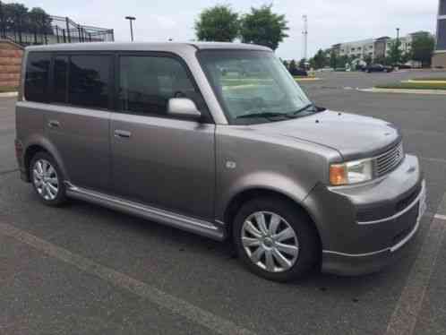 Scion xB XB (2004)