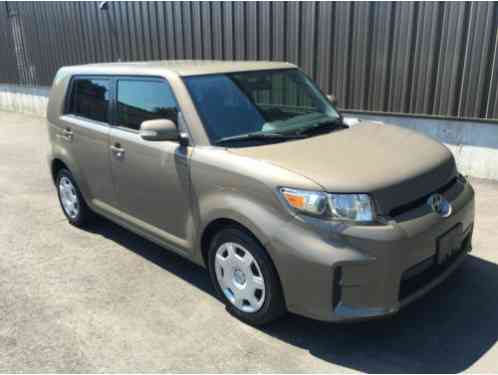 Scion xB XB (2012)