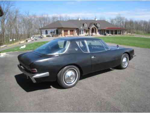 Studebaker Avanti (1964)