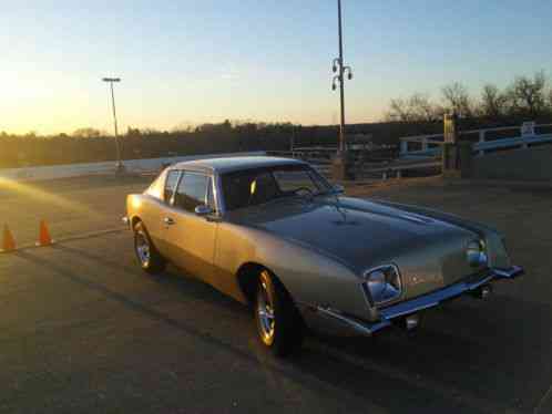 Studebaker Avanti II (1978)